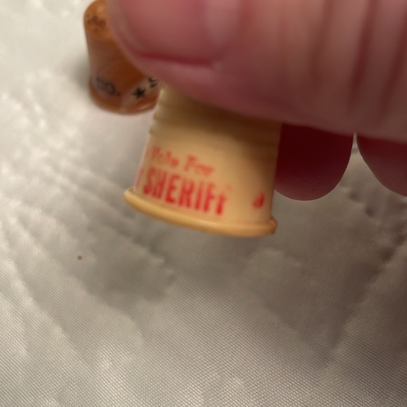 Set of 2 Vintage Plastic Thimbles Collectibles Sewing Supplies - Picture 11 of 12